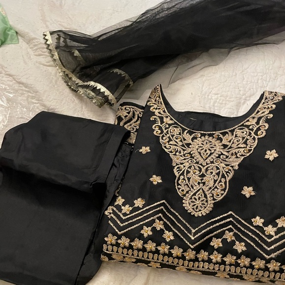 Black net frock size 42” for Eid - Picture 3 of 6